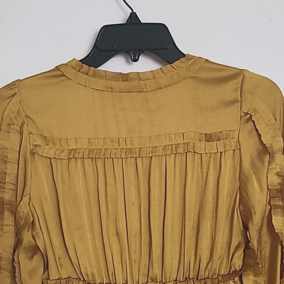 O.P.T. YELLOW / GOLD LONG SLEEVE BLOUSE - Picture 9 of 10